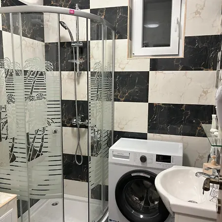 Celine Confort N. D. Cocea Apartmán *