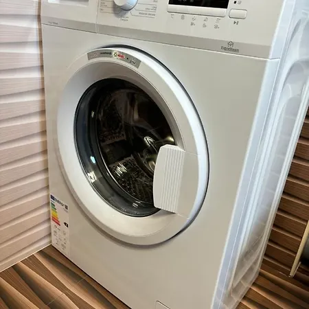 Celine Confort N. D. Cocea * Bucarest