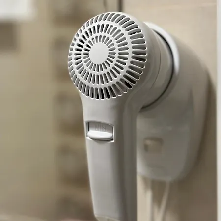 Celine Confort N. D. Cocea *