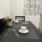 Celine Confort N. D. Cocea 아파트