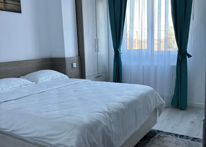 Celine Confort N. D. Cocea Apartment *